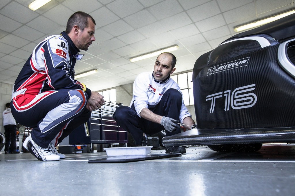 peugeot-208-t16-pikes-peak-test-di-sbastien-loeb_5