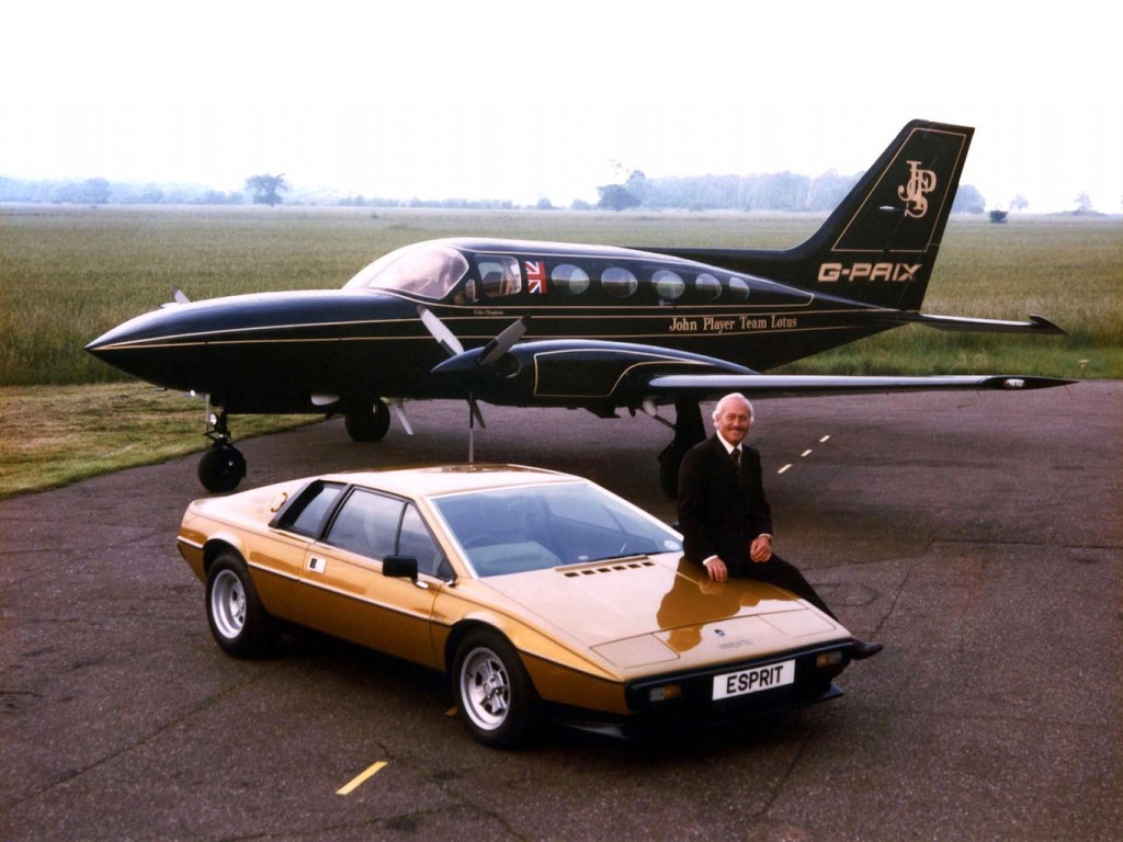 colin_chapman_lotus_esprit_s21